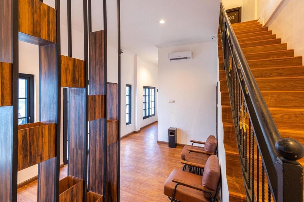 Отель Reddoorz @ Binjai Экстерьер фото